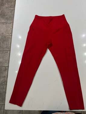 LegEnd Active Red High-Waisted Workout Leggings with Side Pockets Size Small